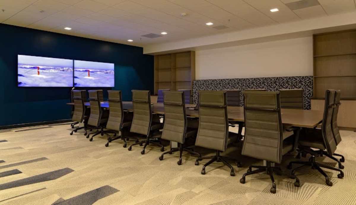 A meeting room at Q Bay Center in Silicon Valley